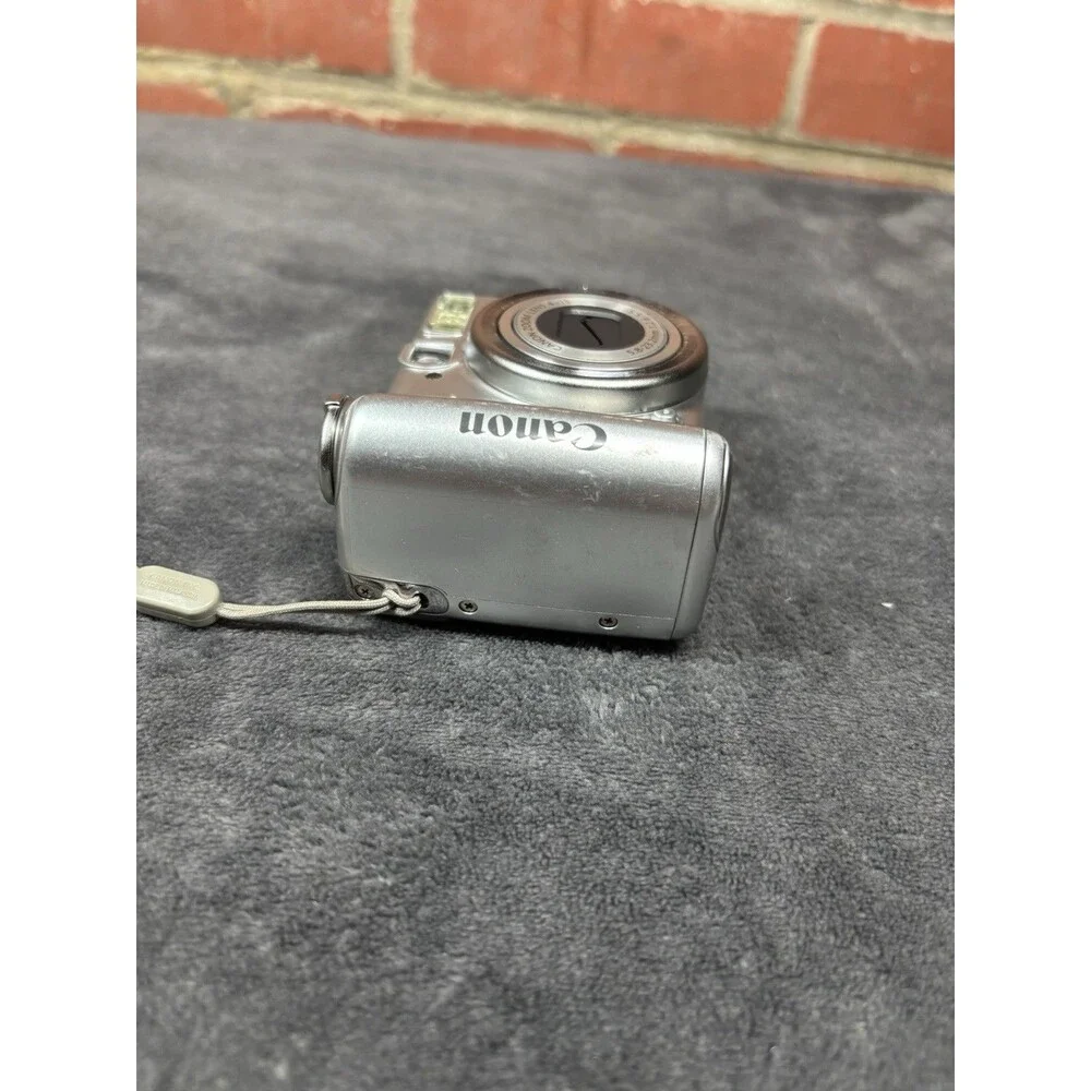 Canon PowerShot A570 IS Digital Camera 7.1MP 4x Optical Zoom For Parts/Repair